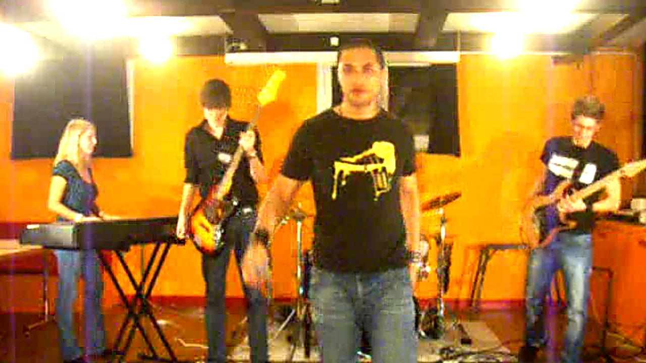 Vorschaubild zum Musikvideo Next Step